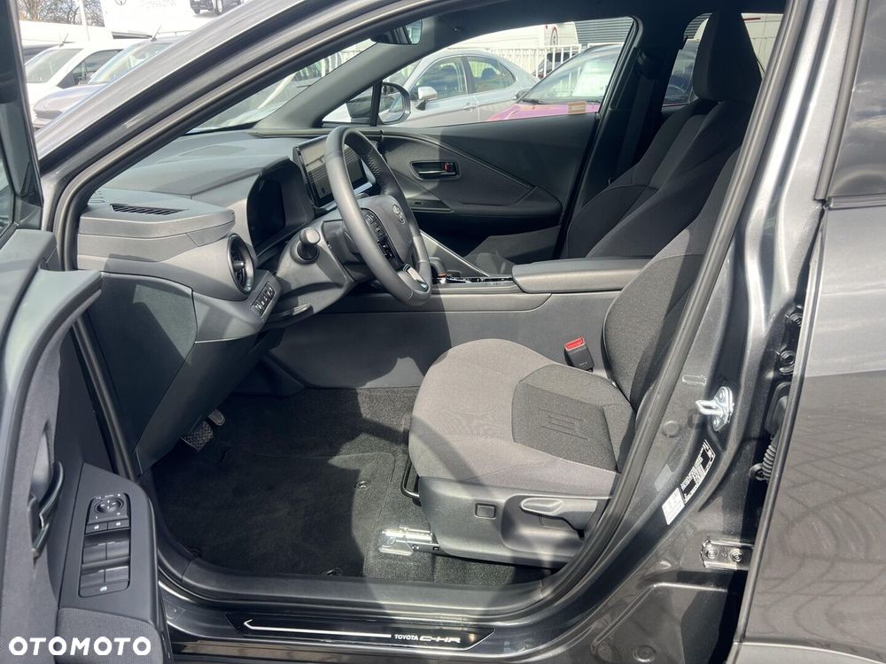 Toyota C-HR - 16