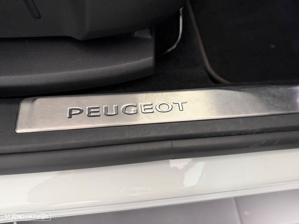 Peugeot 3008 1.2 PureTech GT EAT8 - 14