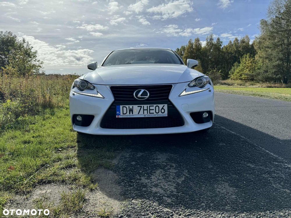 Lexus IS 200t Elite - 2