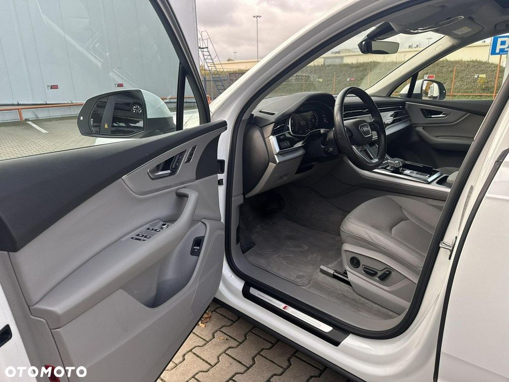 Audi Q7 - 10