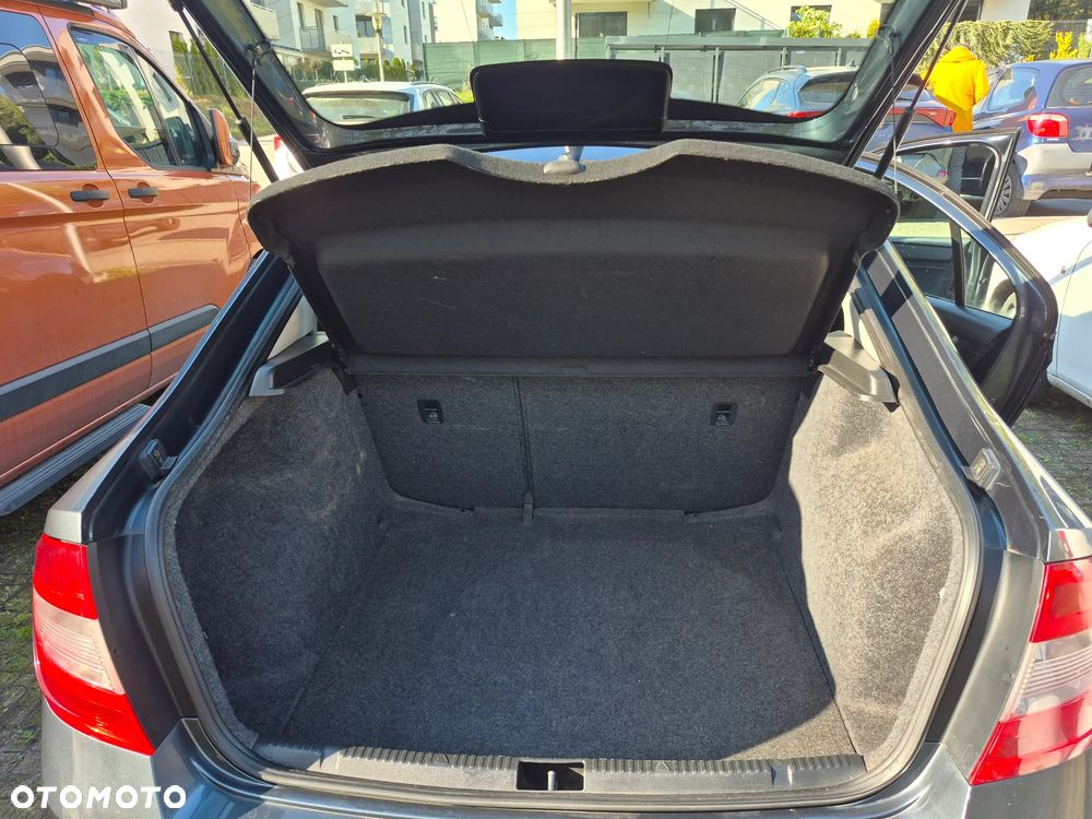 Skoda RAPID 1.2 Ambition - 9