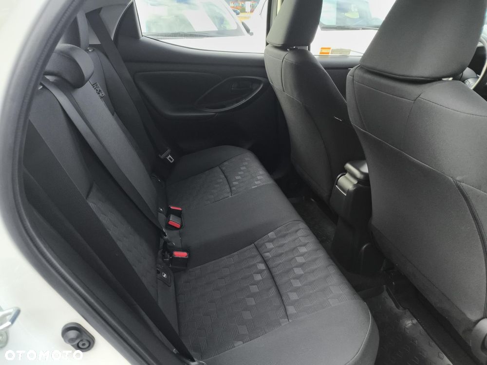 Toyota Yaris - 12