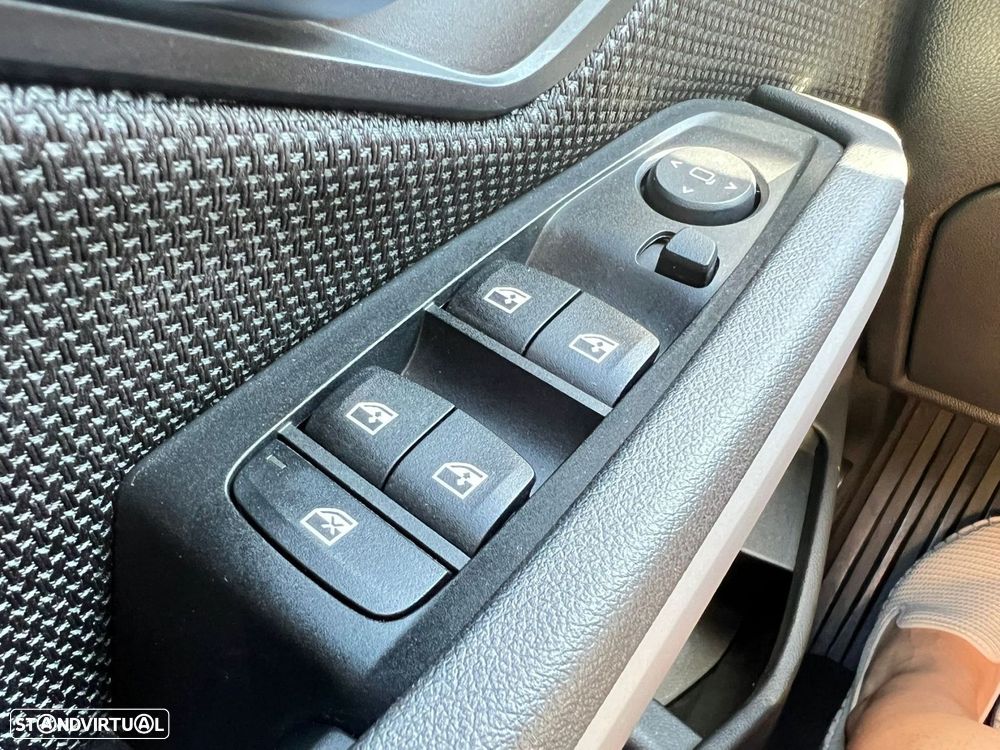 BMW 330 e Auto - 19