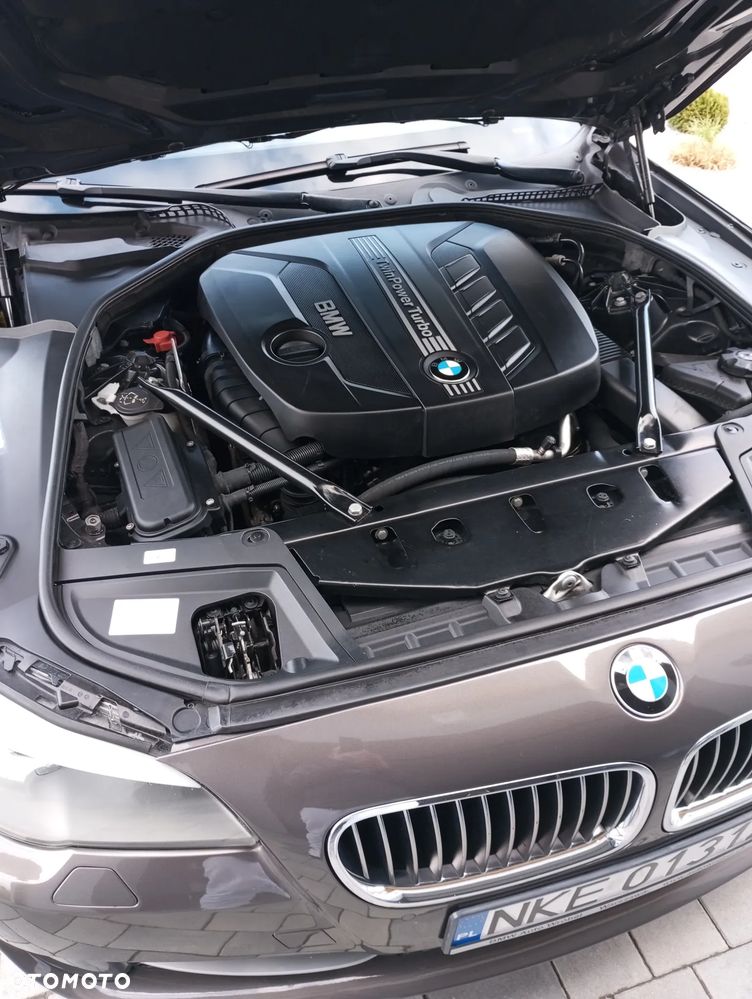 BMW Seria 5 525d xDrive - 15