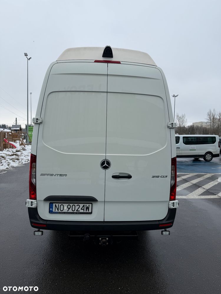 Mercedes-Benz Sprinter - 13