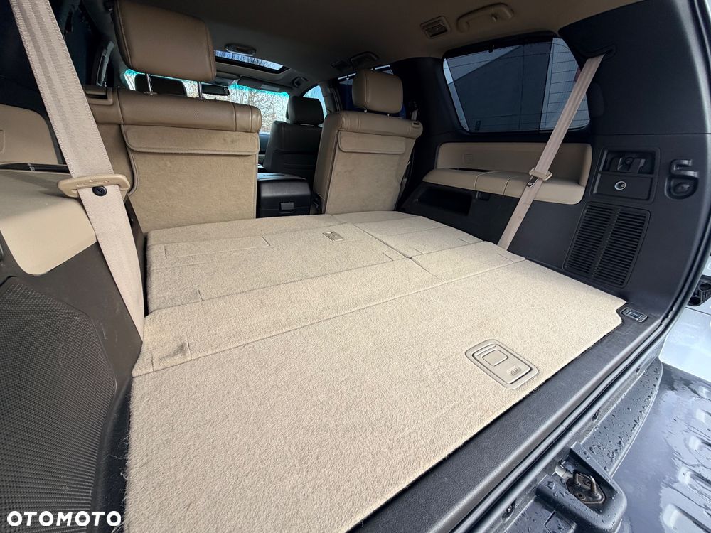 Toyota Sequoia - 18