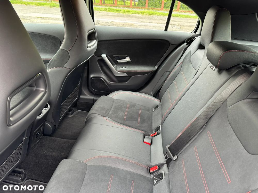 Mercedes-Benz Klasa A 180 AMG Line 7G-DCT - 12