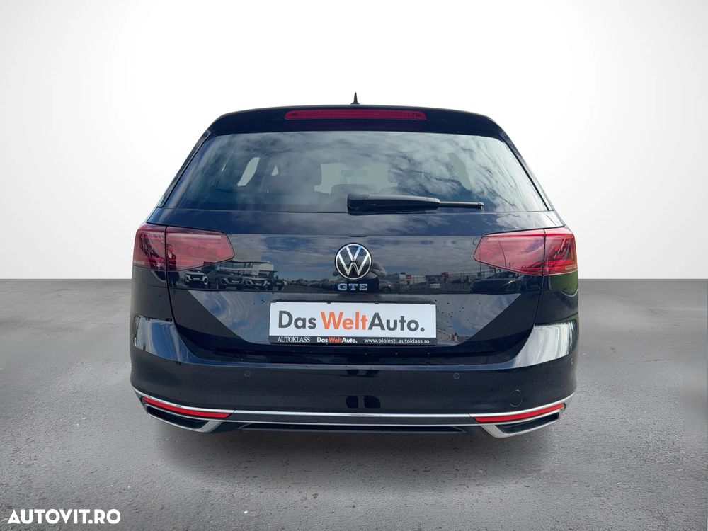 Volkswagen Passat - 4