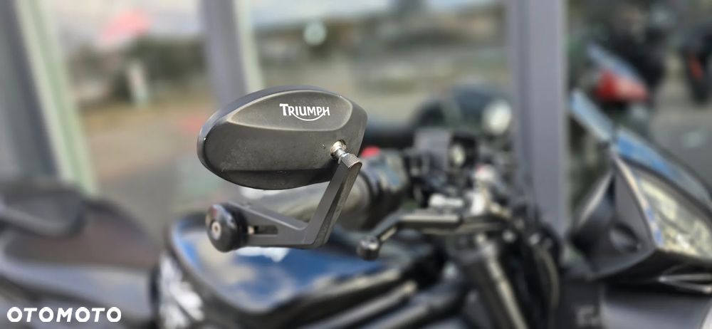Triumph Street Triple - 11
