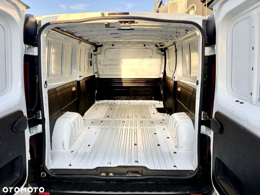 Renault Trafic - 18