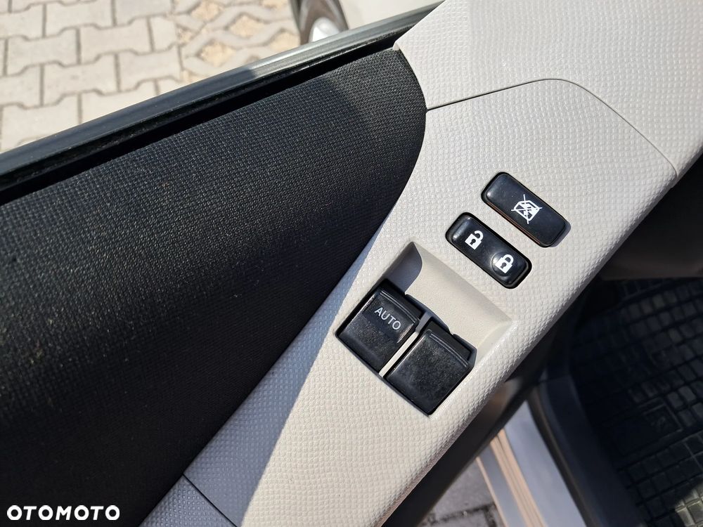 Toyota Yaris 1.33 Sol - 11