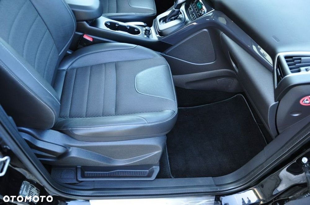 Ford Kuga - 30
