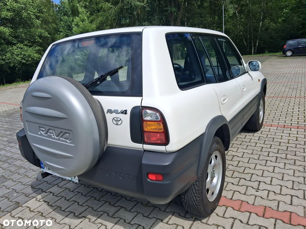 Toyota RAV4 2.0 GLi - 6