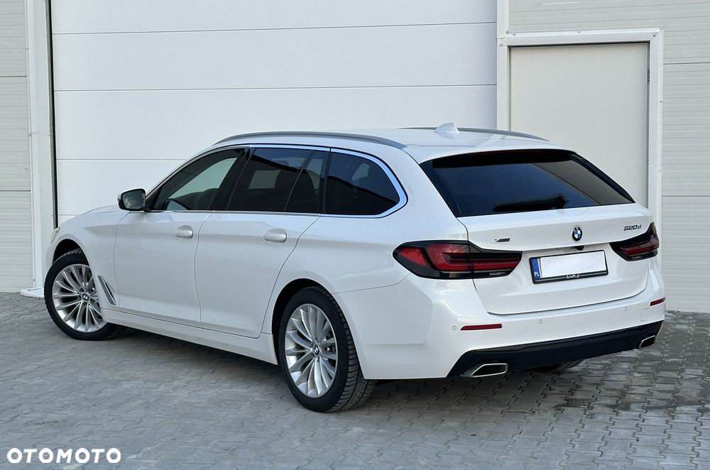 BMW Seria 5 520d xDrive - 12