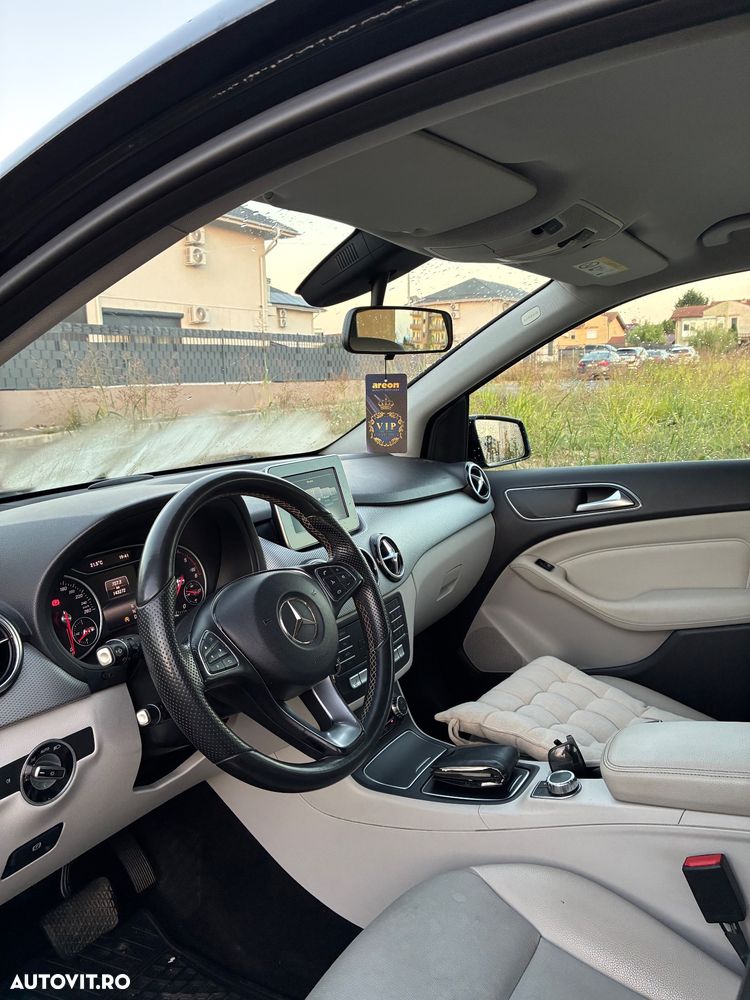 Mercedes-Benz B 180 - 5
