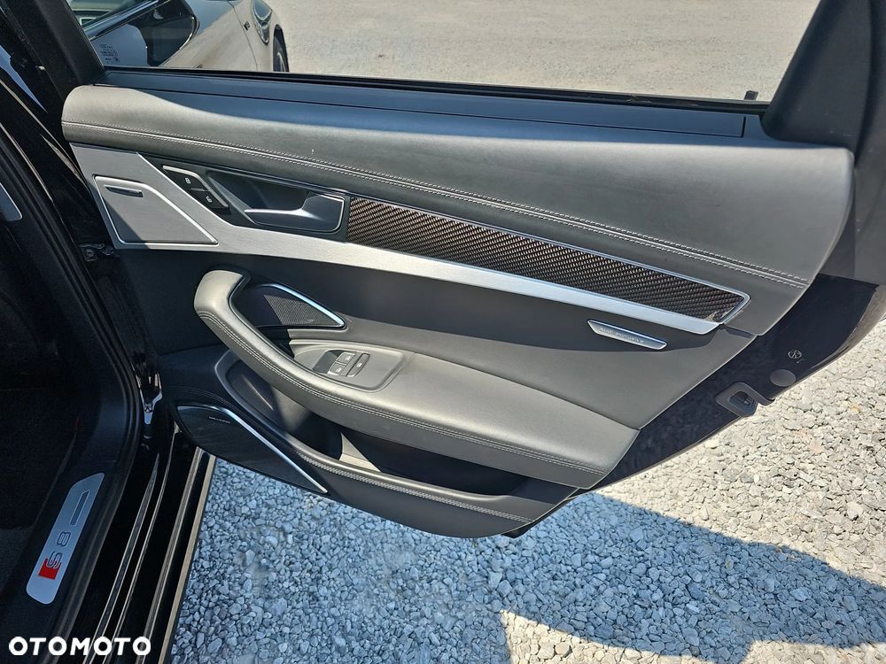 Audi S8 Plus 4.0 TFSI Quattro - 24