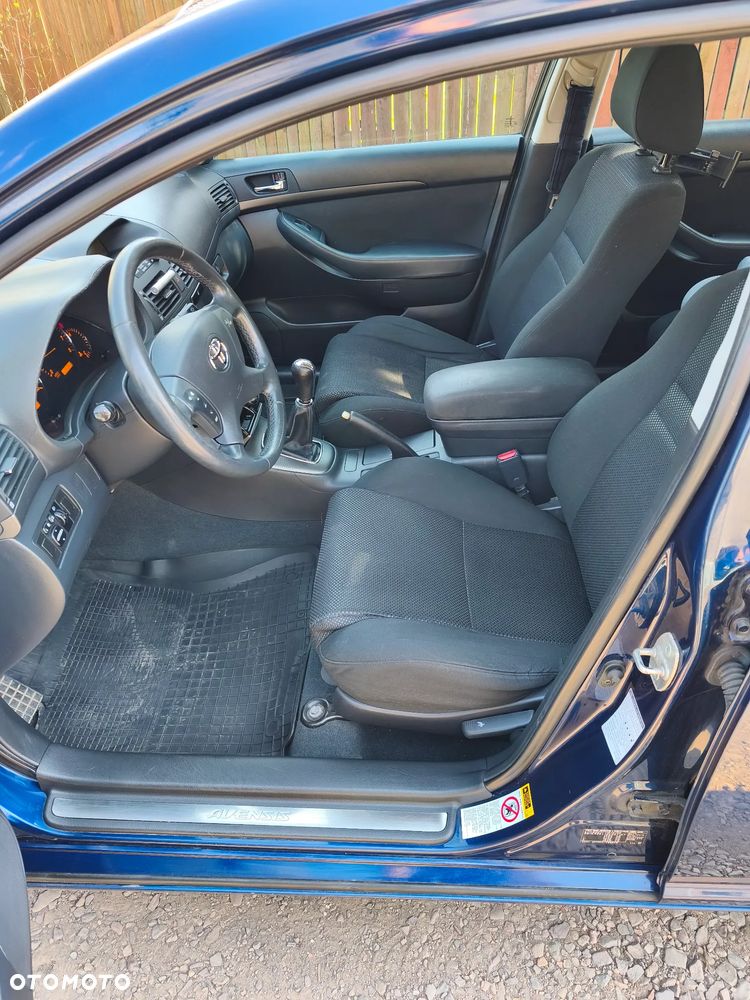 Toyota Avensis 1.8 VVT-i Sol - 8