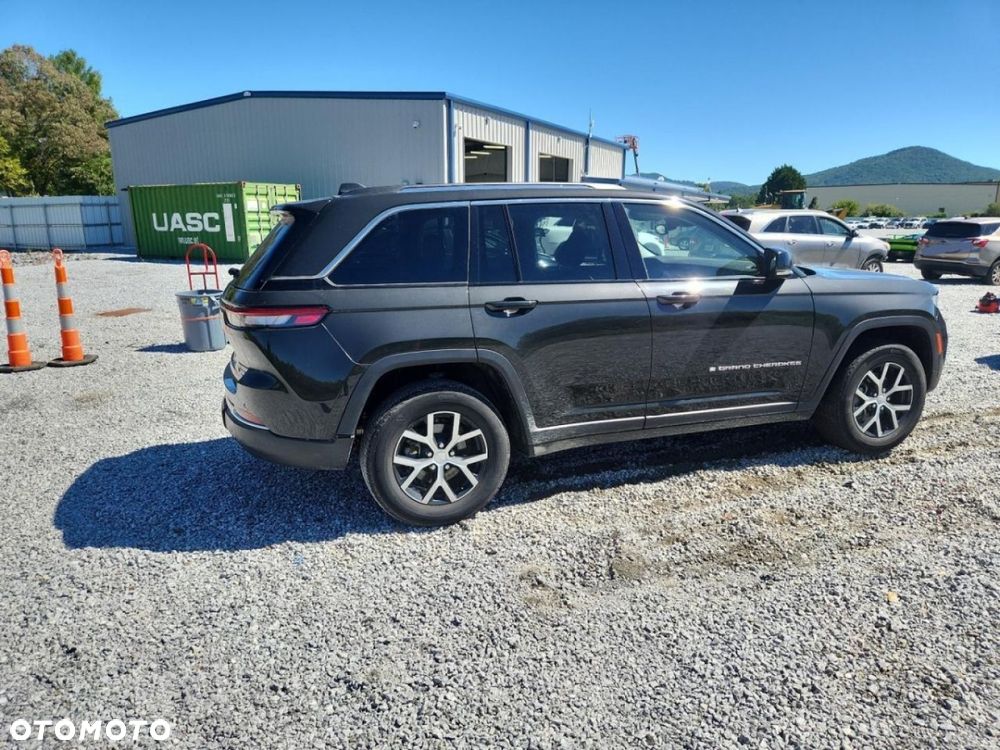 Jeep Grand Cherokee 2023 photo 4