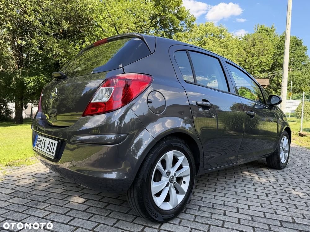 Opel Corsa 1.2 16V Cosmo - 9