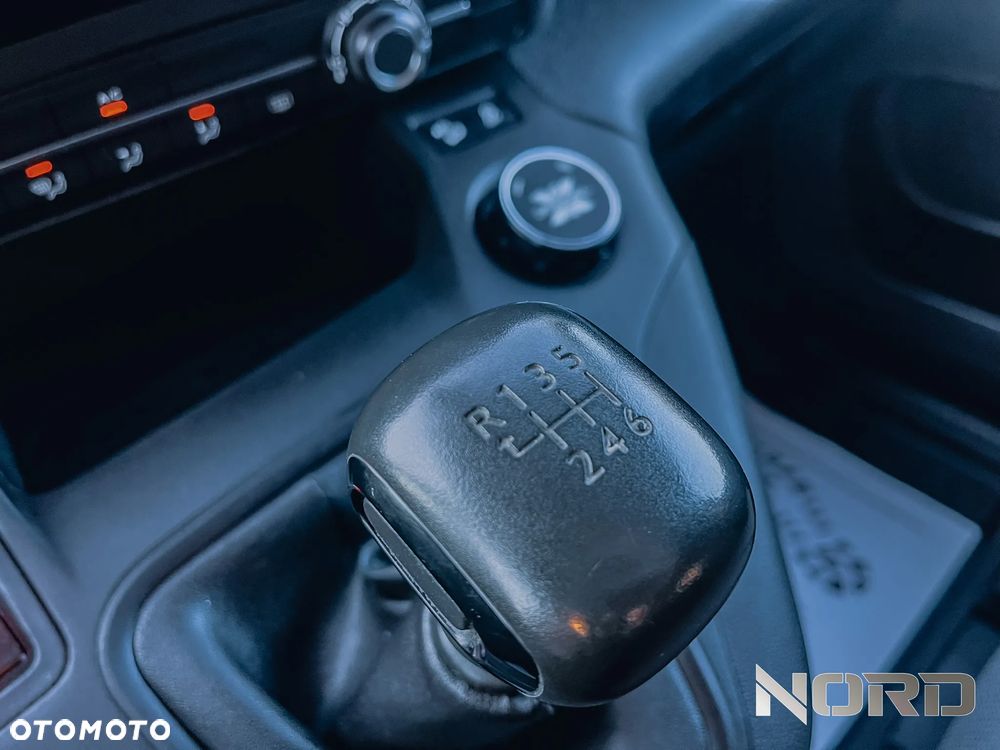 Peugeot Partner 4x4 Long Premium - 26