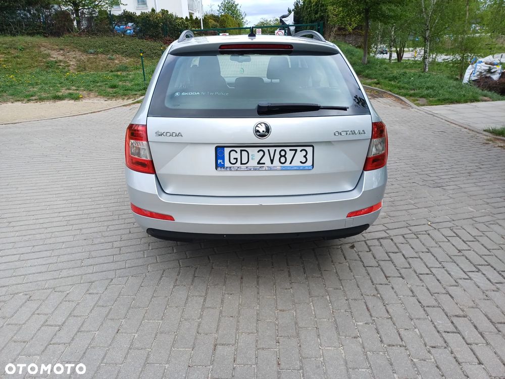 Skoda Octavia 2.0 TDI Elegance DSG - 4