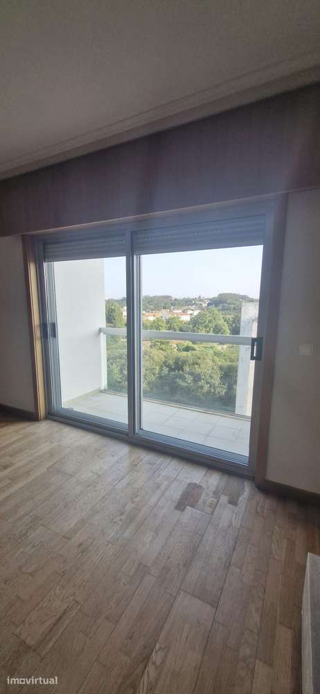 T2 com varanda, garagem e elevador em Maia - Grande imagem: 2/15