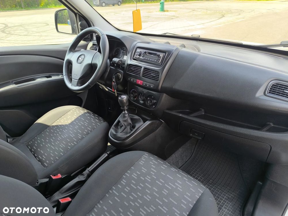 Opel Combo 1.6 CDTI Cosmo - 26