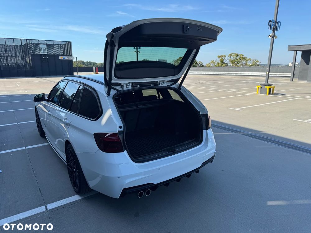 BMW Seria 3 320d xDrive M Sport Shadow sport - 23