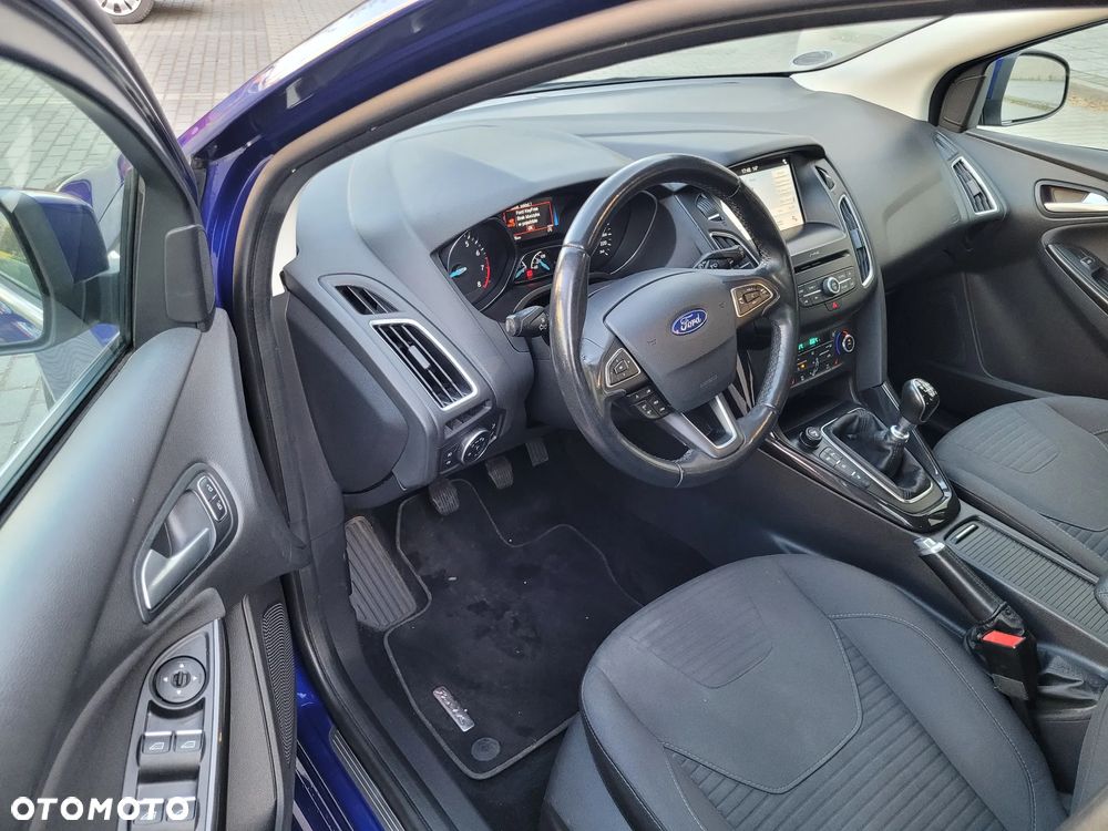 Ford Focus 1.0 EcoBoost STart-Stopp-System TITANIUM - 11
