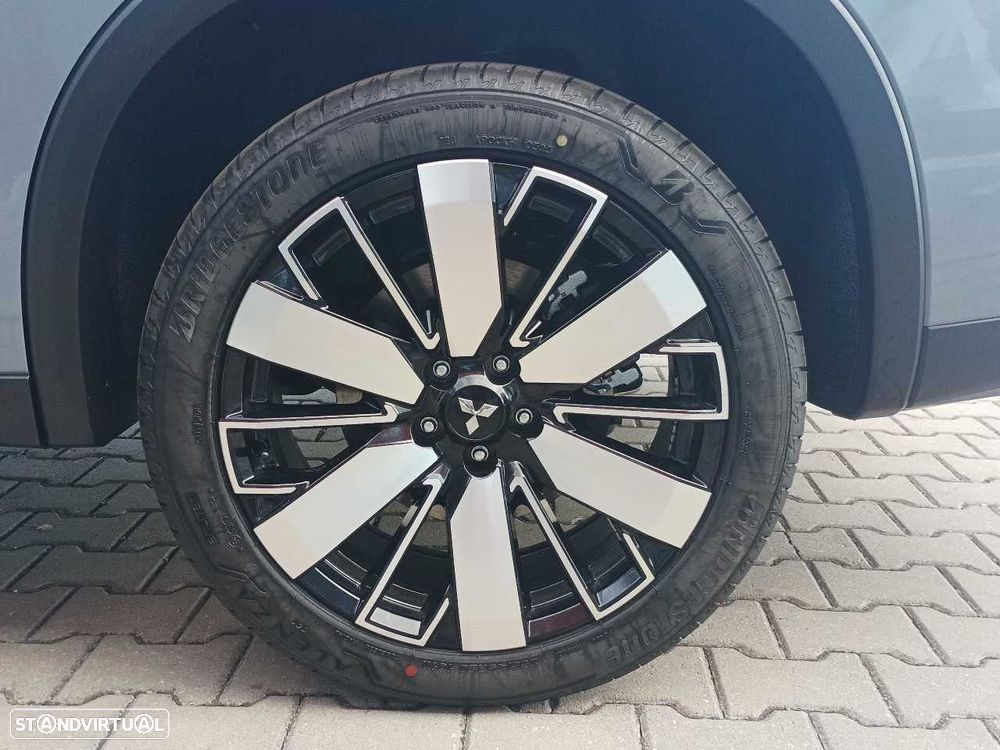 Mitsubishi Outlander - 11