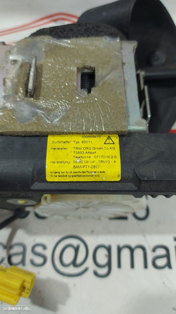 Cinto de Segurança Trás Central Mercedes Class C W204 33060587D Original - 3