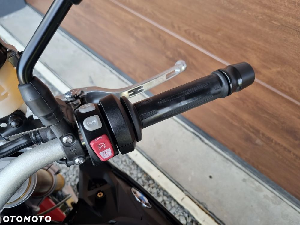 BMW S - 28