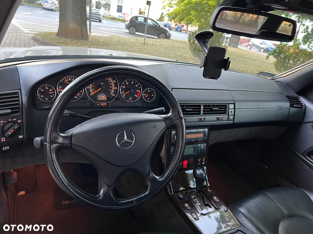 Mercedes-Benz SL - 21