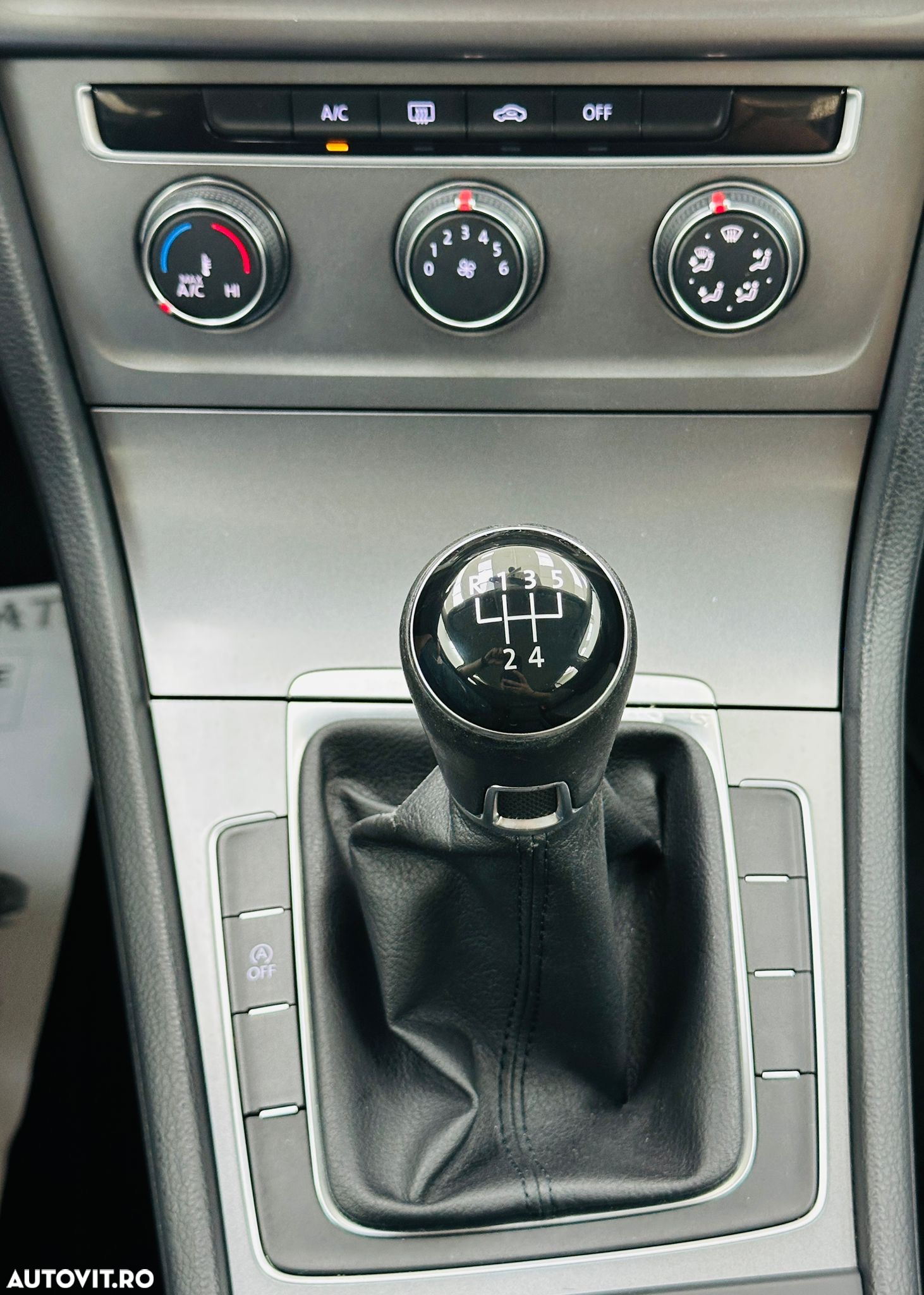 Volkswagen Golf - 29