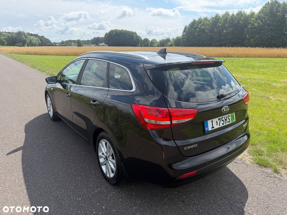 Kia Ceed - 10