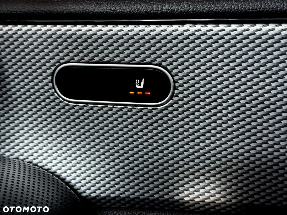 Mercedes-Benz CLA 200 Progressive 7G-DCT - 22