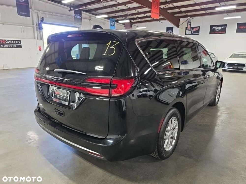 Chrysler Pacifica 2027 photo 5