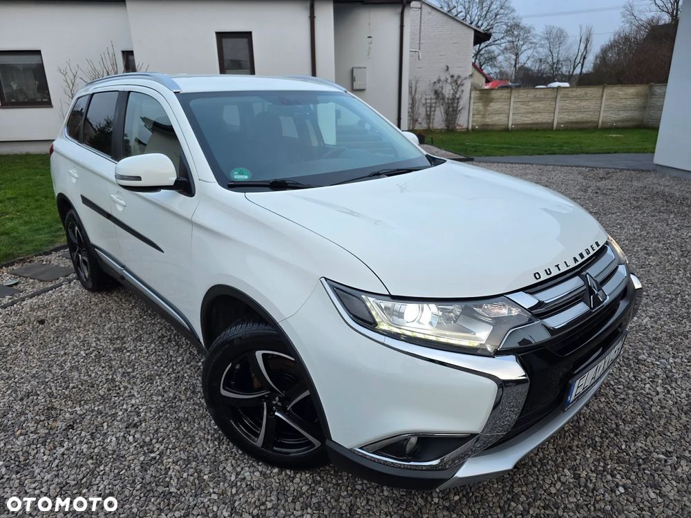 Mitsubishi Outlander 2.0 2WD Diamant Edition - 4