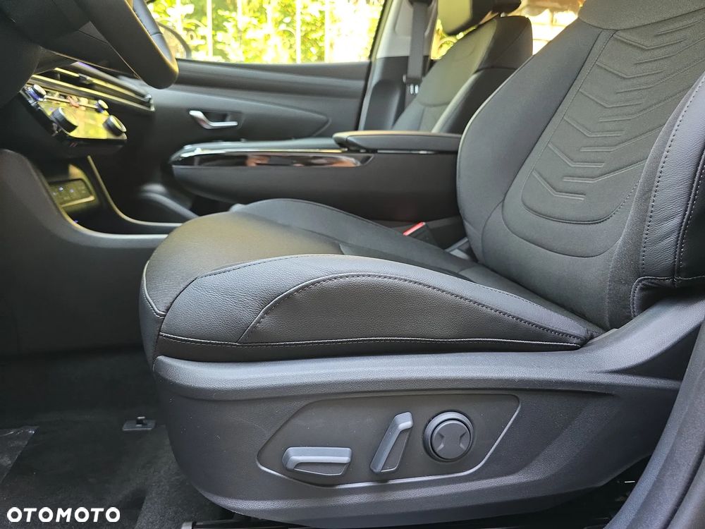 Hyundai Tucson 1.6 T-GDi HEV Executive 2WD - 11