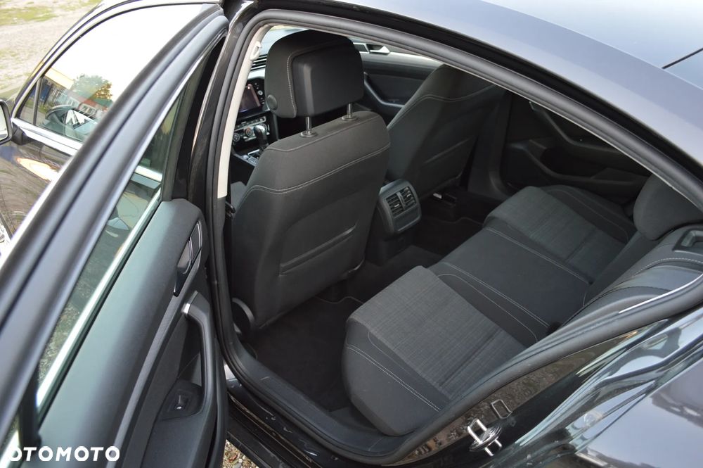 Volkswagen Passat 2.0 TSI Business DSG - 10