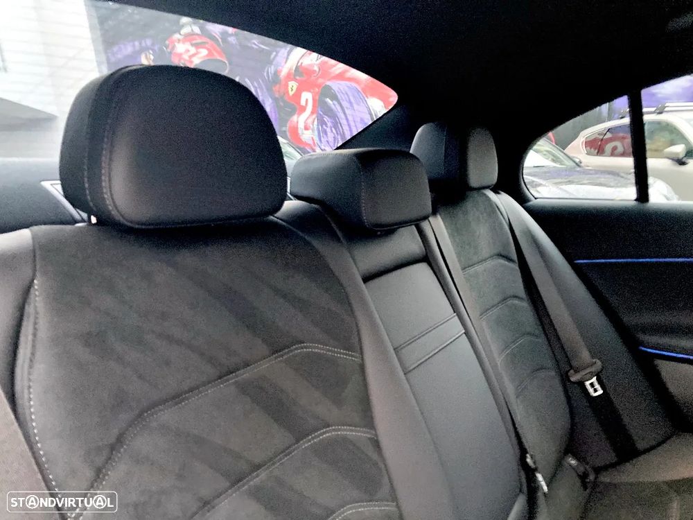 Mercedes-Benz E 300 e AMG Line - 31