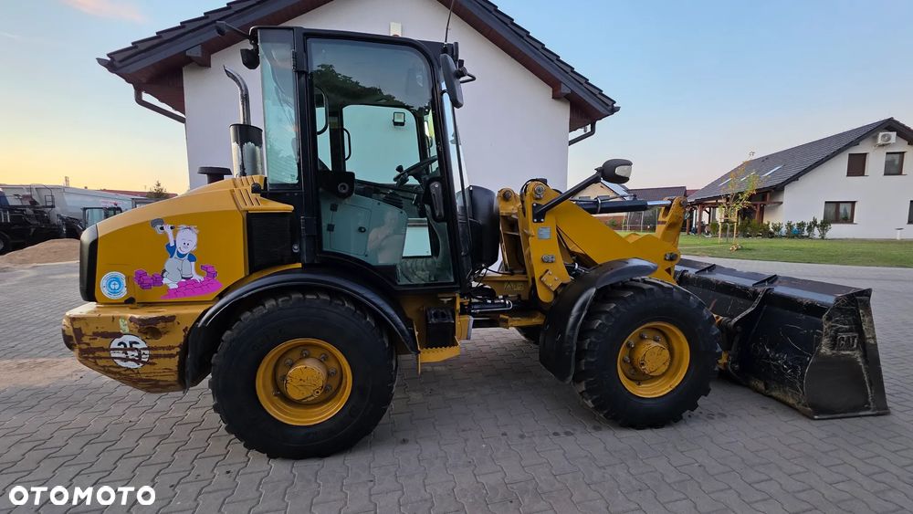 Caterpillar 906H - 8