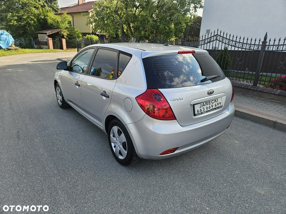 Kia Ceed - 6