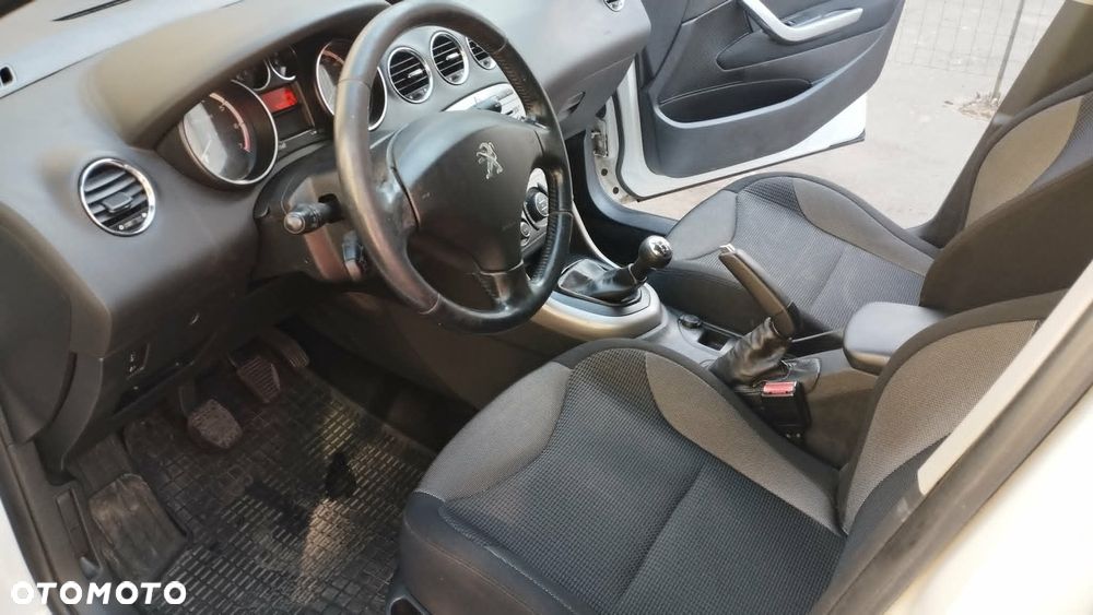 Peugeot 308 1.6 Premium - 12