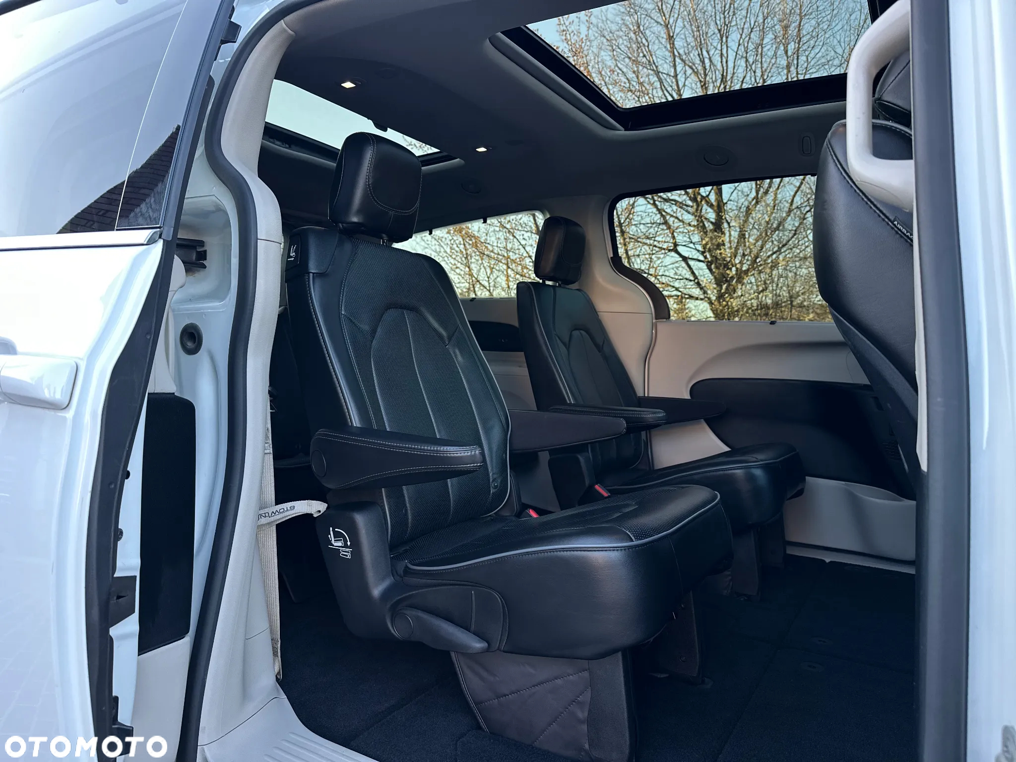 Chrysler Pacifica - 18