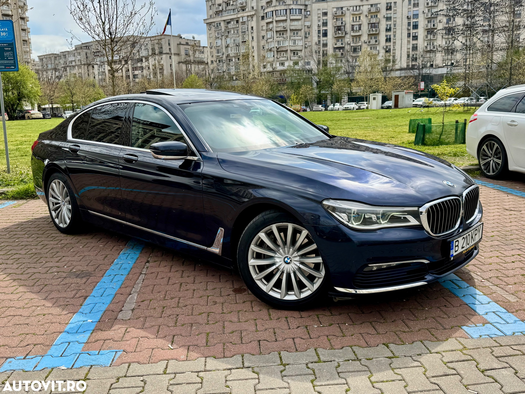 BMW Seria 7 740d xDrive - 13