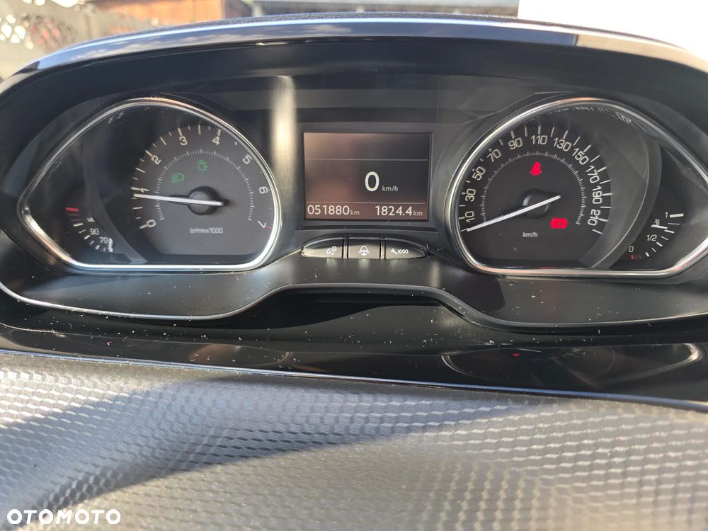 Peugeot 2008 1.2 PureTech Allure S&S - 13