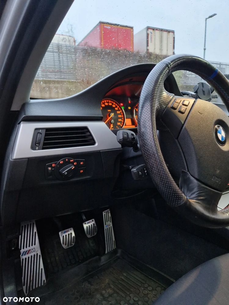 BMW Seria 3 318i Edition Sport - 26