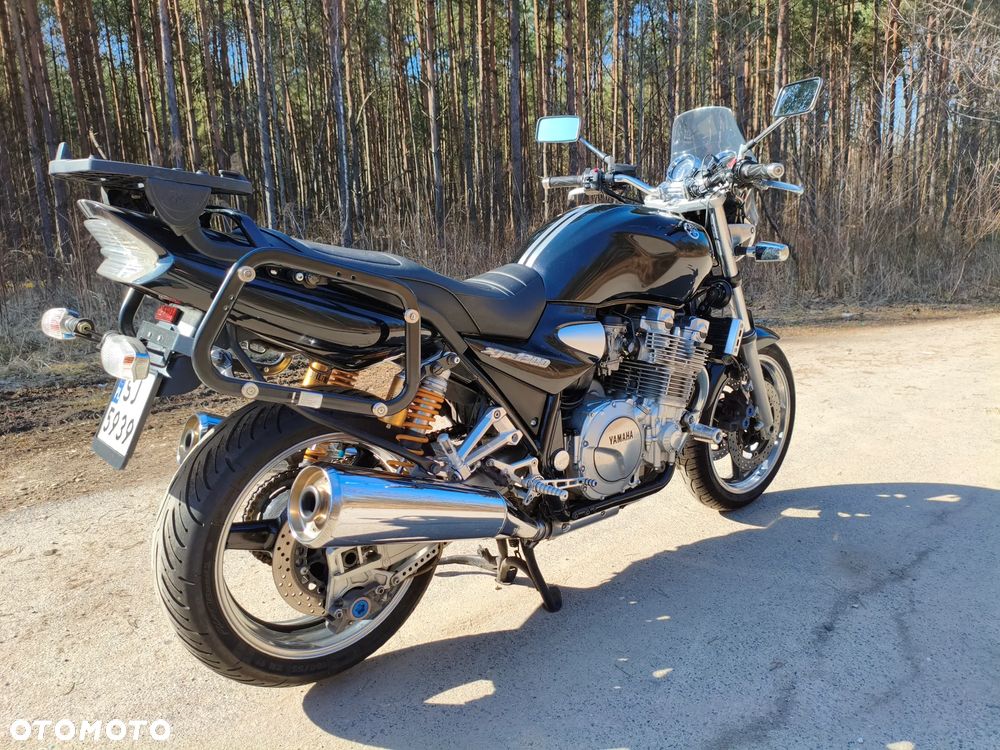 Yamaha XJR - 2