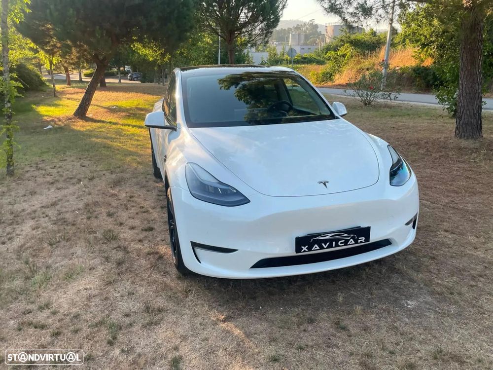 Tesla Model Y Long Range Dual Motor AWD — fotografia 28
